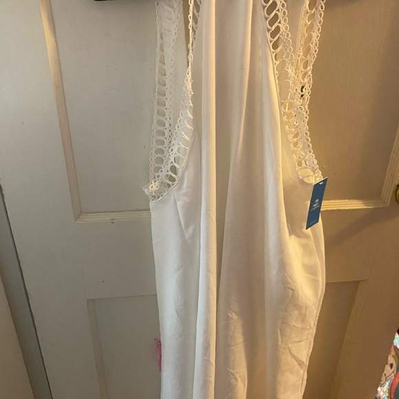 Cupshe White Dress beautiful back design, NWT beach or night out - Picture 5 of 5